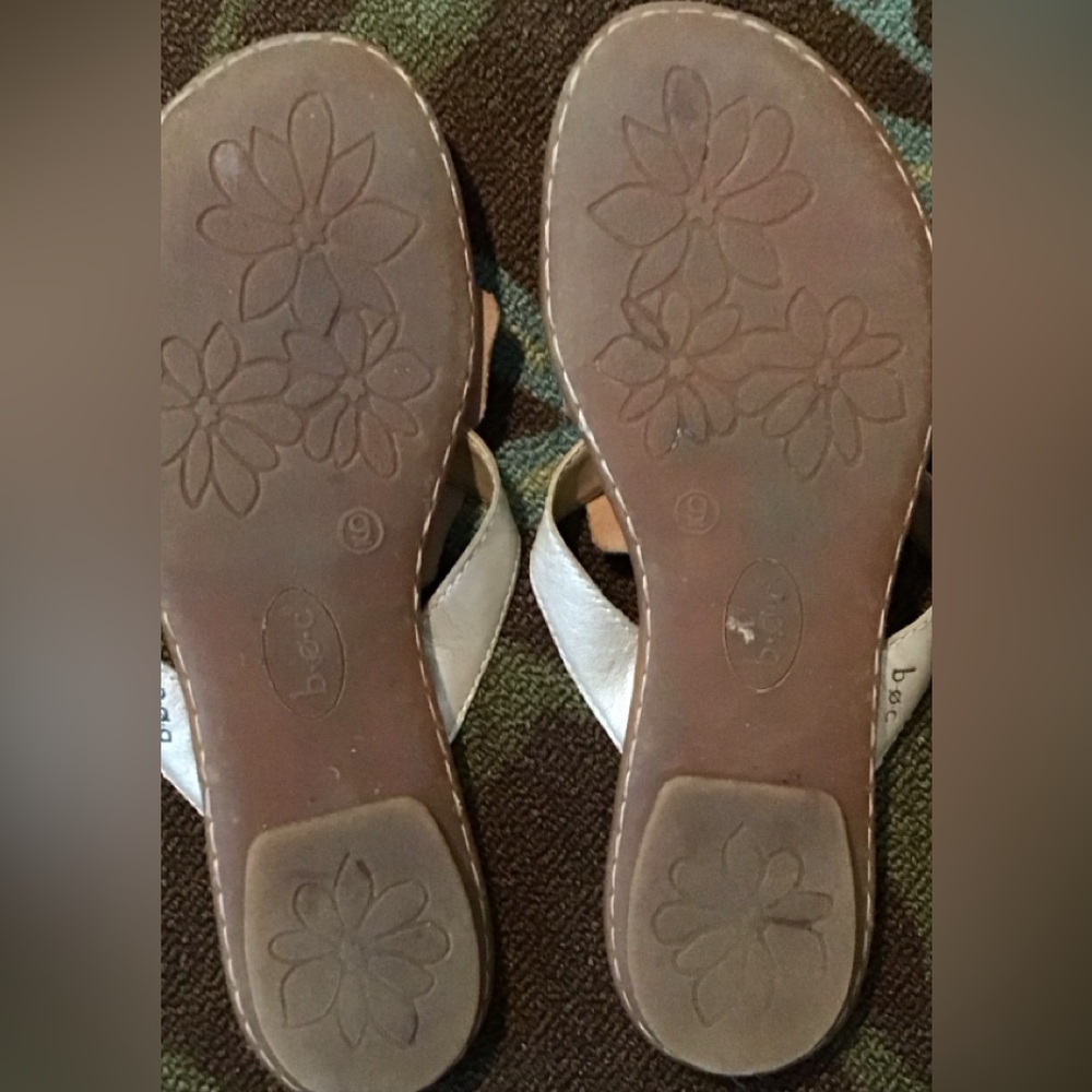 Born Beige Gold Leather Flower Flip Flop 9 - Picture 5 of 7